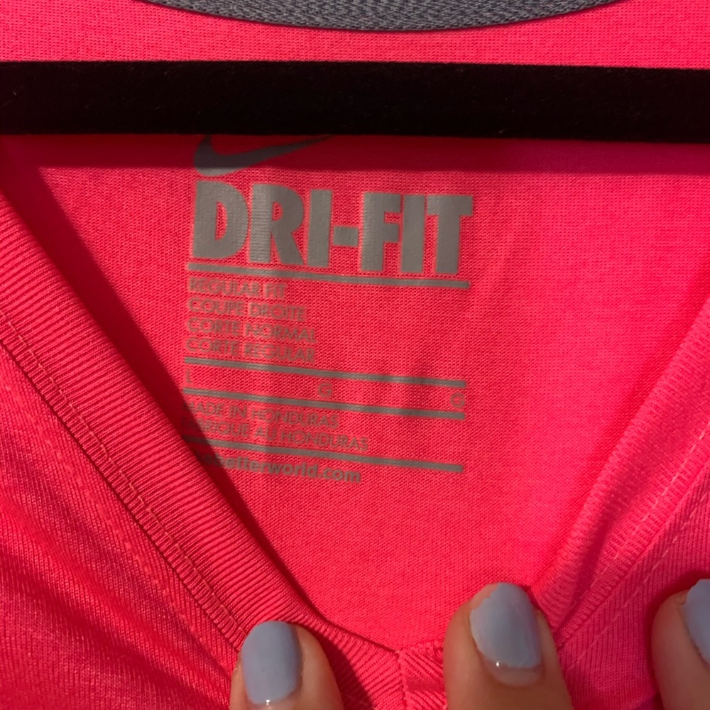 Nike Tee - Picture 2 of 3